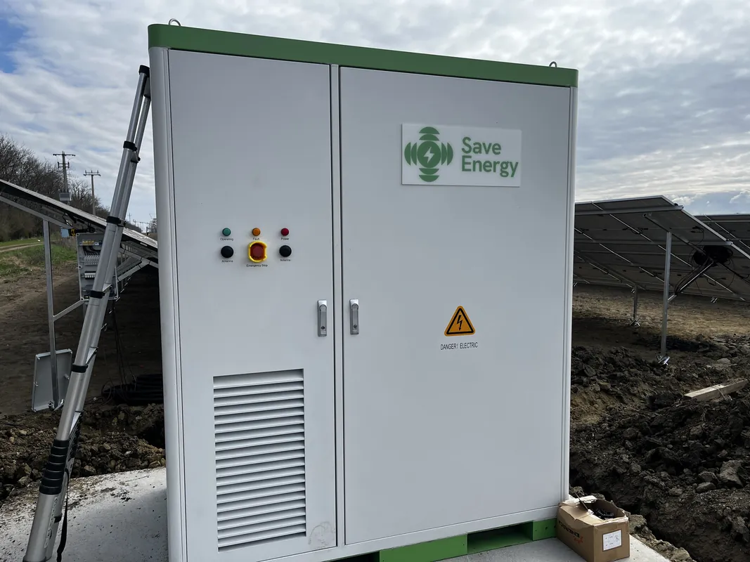 150 kWp off-grid napelemes rendszer akkumulátoros tárolóval – Tiszavasvári
